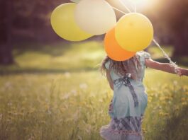 girl, balloons, child-1357485.jpg