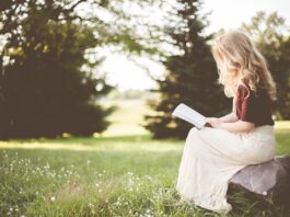 girl, book, sitting-2604837.jpg