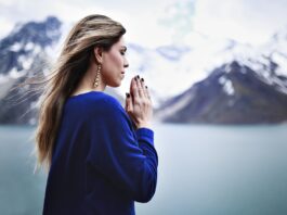 woman, pray, faith-7161407.jpg
