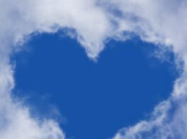 phone wallpaper, heart, clouds-1213475.jpg