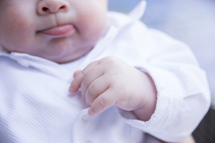 bebe, hand, mouth-3728801.jpg