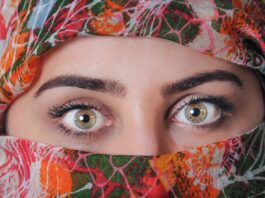 woman, headscarf, exotic-1245558.jpg