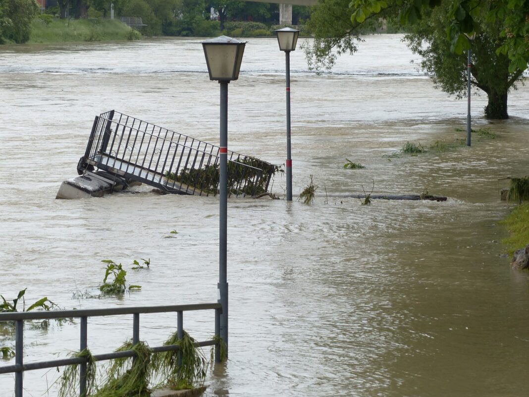 flood, road, gone down-123220.jpg