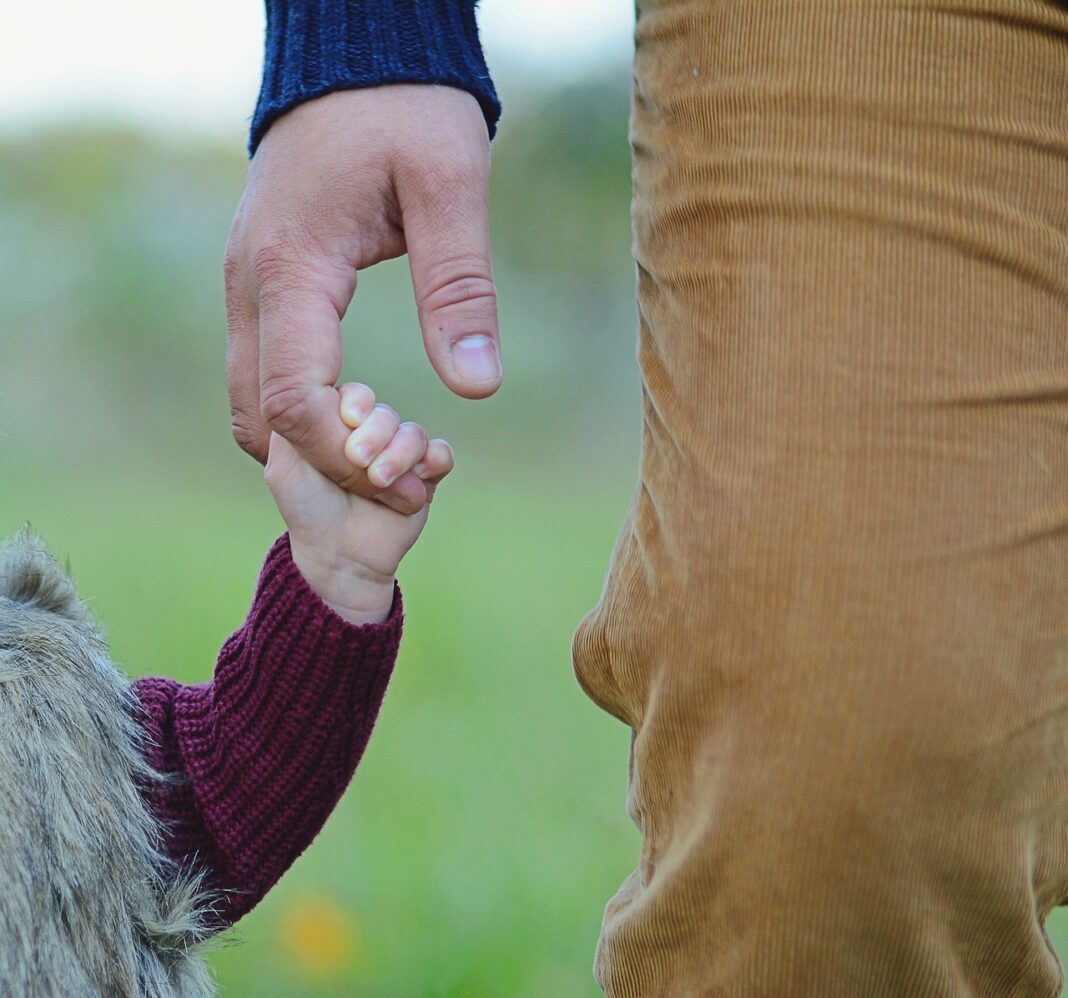 father daughter, happy father's day, fatherhood-1476167.jpg