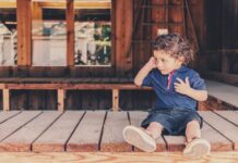 kid, boy, porch-1365105.jpg