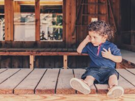 kid, boy, porch-1365105.jpg