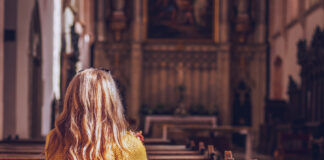 當神擁抱我——一個不被偏愛的人,遇見完全的愛