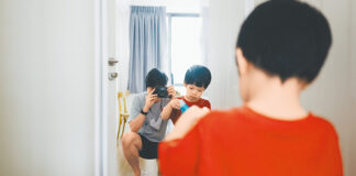 鏡子兩邊